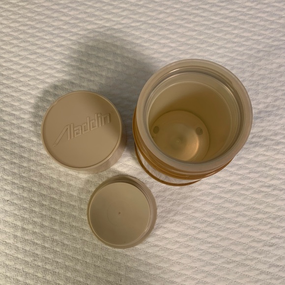 Vintage Aladdin thermos. - Picture 3 of 6